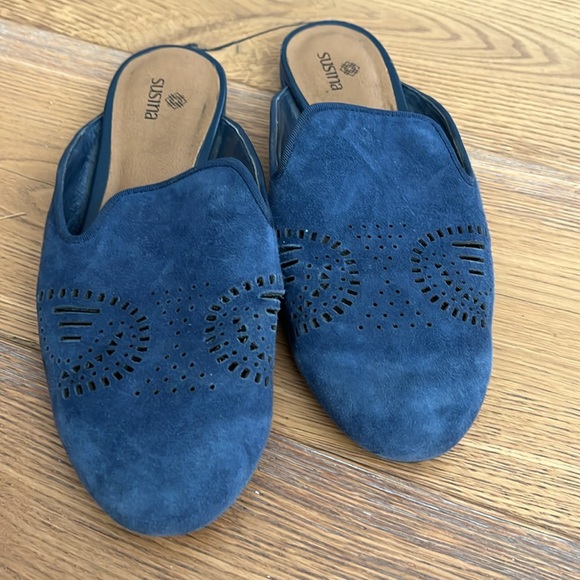 Susina blue suede slides 7.5 - Picture 1 of 4